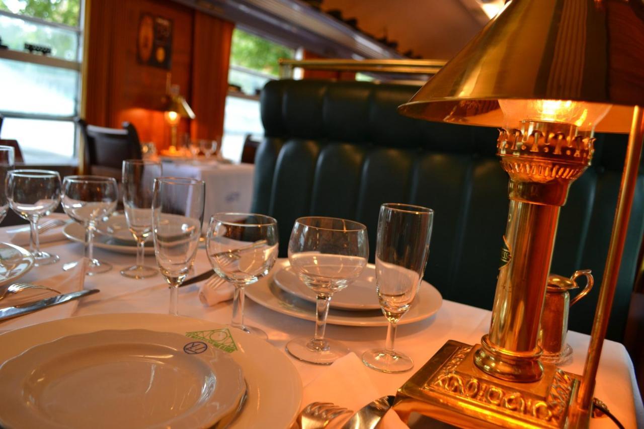 Hotel Le Train Des Reves Dracy-Saint-Loup Zewnętrze zdjęcie