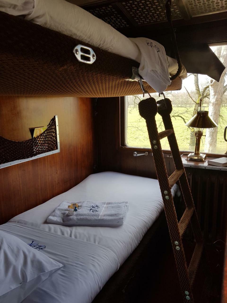 Hotel Le Train Des Reves Dracy-Saint-Loup Zewnętrze zdjęcie